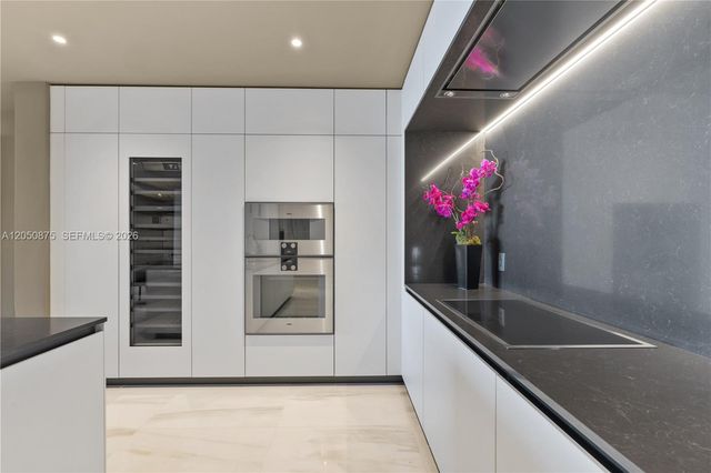 300 Biscayne Blvd Way 3104, Miami, FL 33131