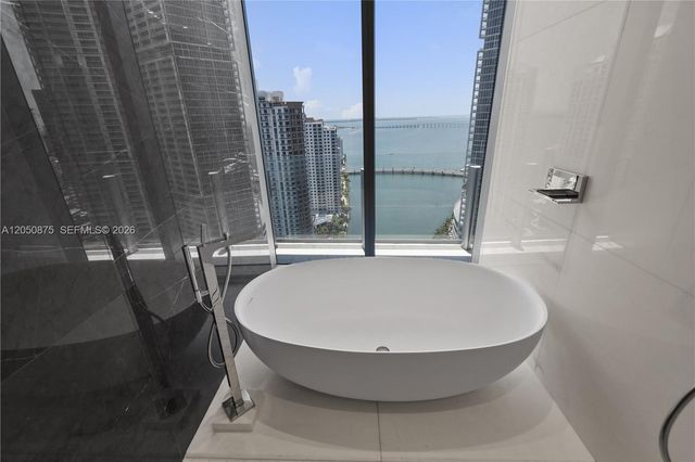 300 Biscayne Blvd Way 3104, Miami, FL 33131