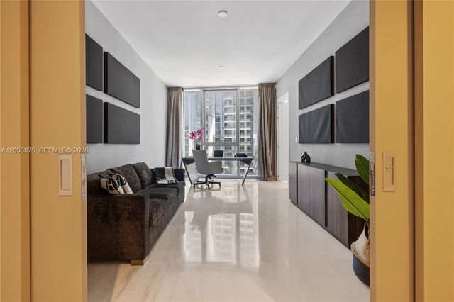 300 Biscayne Blvd Way 3104, Miami, FL 33131