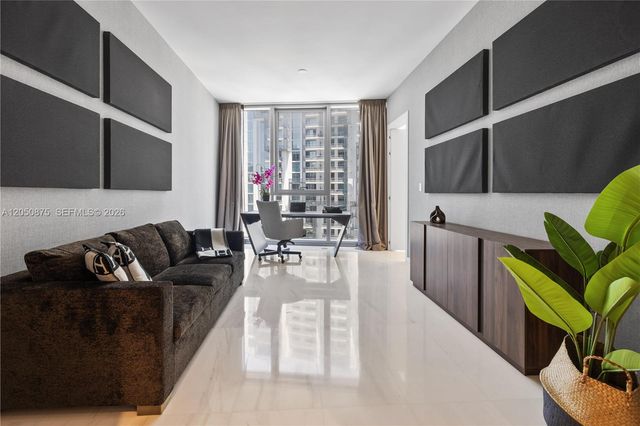 300 Biscayne Blvd Way 3104, Miami, FL 33131