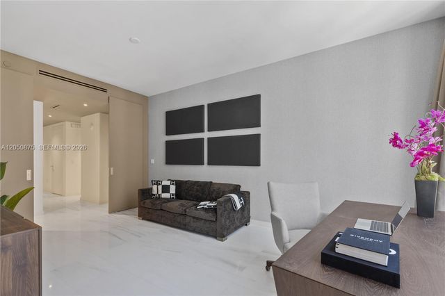 300 Biscayne Blvd Way 3104, Miami, FL 33131