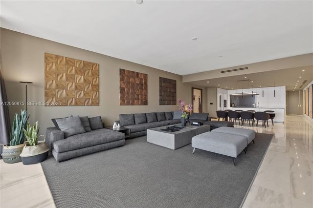 300 Biscayne Blvd Way 3104, Miami, FL 33131