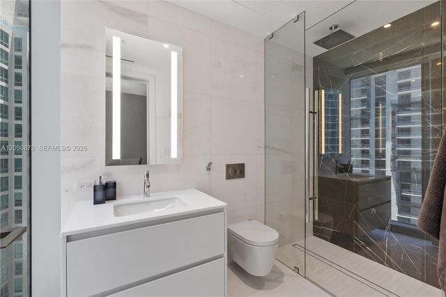 300 Biscayne Blvd Way 3104, Miami, FL 33131