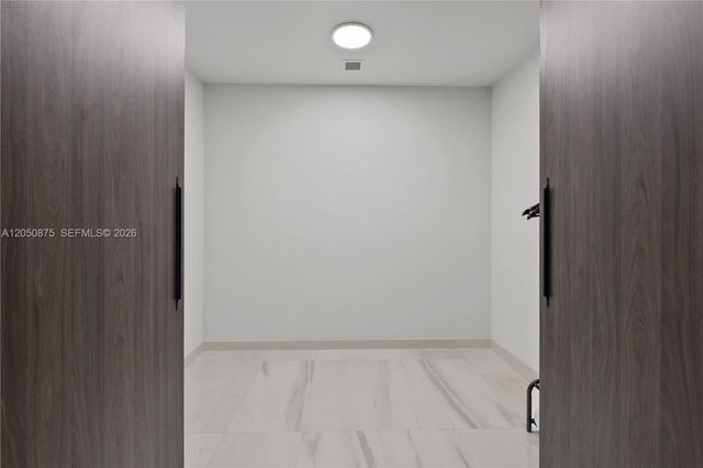 300 Biscayne Blvd Way 3104, Miami, FL 33131