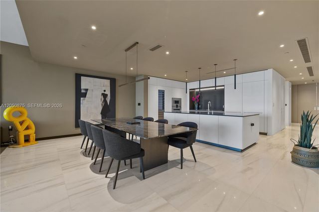 300 Biscayne Blvd Way 3104, Miami, FL 33131
