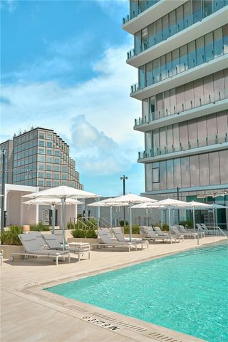 300 Biscayne Blvd Way 3104, Miami, FL 33131