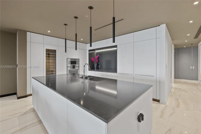 300 Biscayne Blvd Way 3104, Miami, FL 33131
