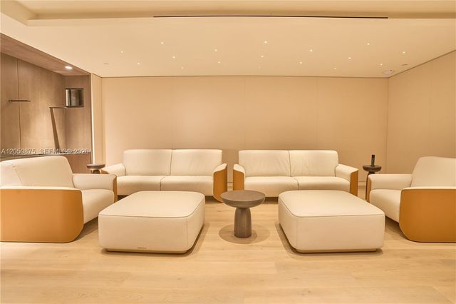 300 Biscayne Blvd Way 3104, Miami, FL 33131