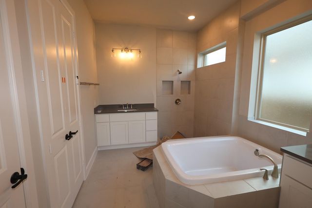 155 Silverbow Creek Way, Conroe, TX 77304