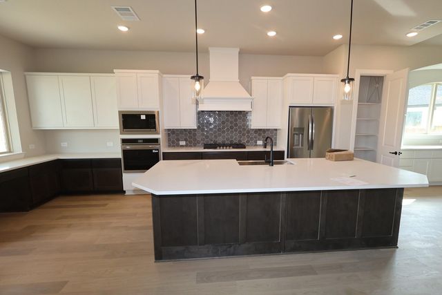 155 Silverbow Creek Way, Conroe, TX 77304