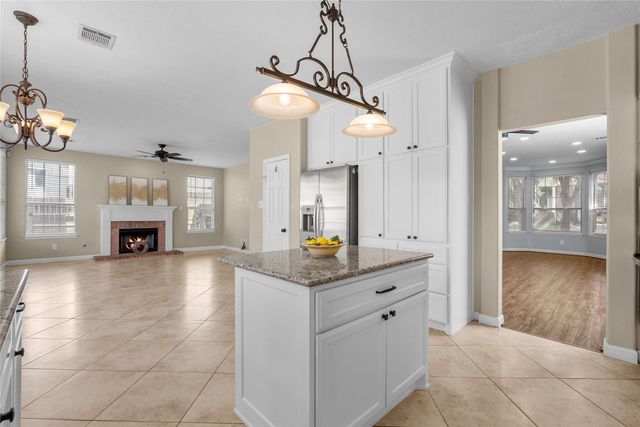 2212 Palm Lagoon Drive, League City, TX 77573