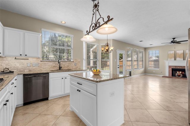 2212 Palm Lagoon Drive, League City, TX 77573