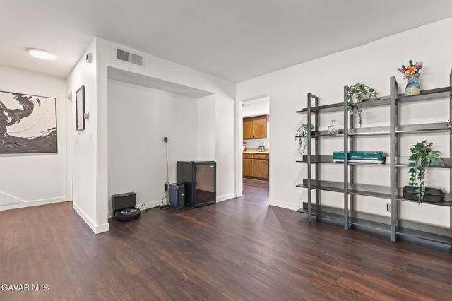 13243 Vanowen Street 2, North Hollywood, CA 91605