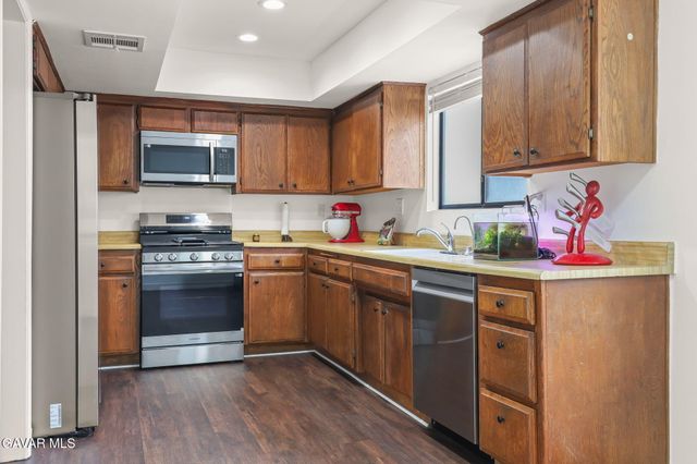 13243 Vanowen Street 2, North Hollywood, CA 91605