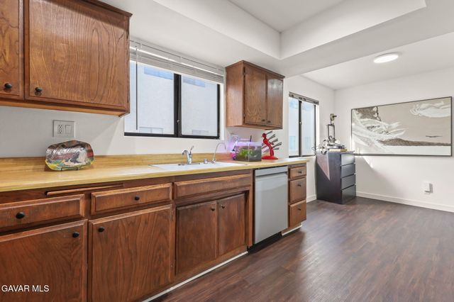 13243 Vanowen Street 2, North Hollywood, CA 91605