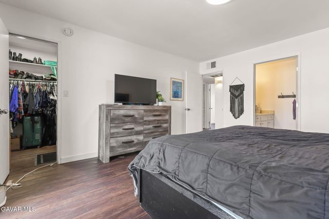 13243 Vanowen Street 2, North Hollywood, CA 91605