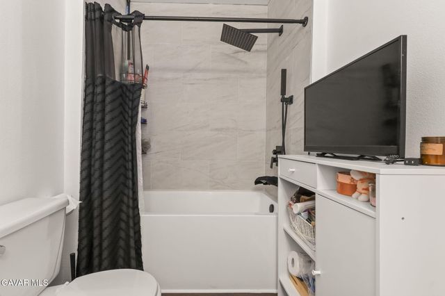 13243 Vanowen Street 2, North Hollywood, CA 91605