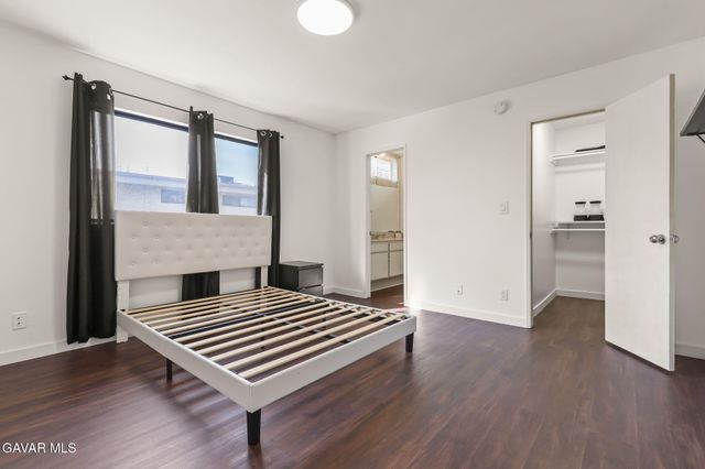 13243 Vanowen Street 2, North Hollywood, CA 91605