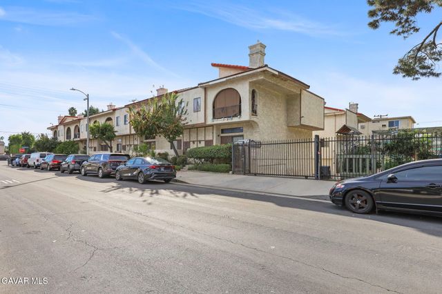 13243 Vanowen Street 2, North Hollywood, CA 91605