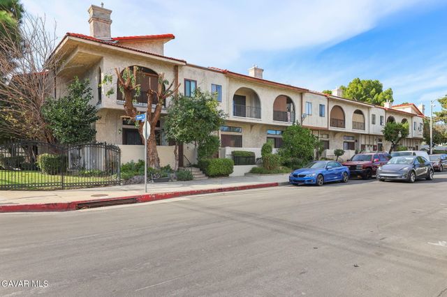 13243 Vanowen Street 2, North Hollywood, CA 91605