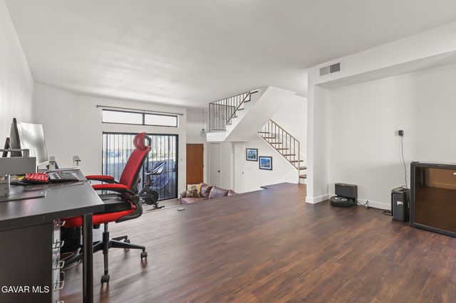 13243 Vanowen Street 2, North Hollywood, CA 91605