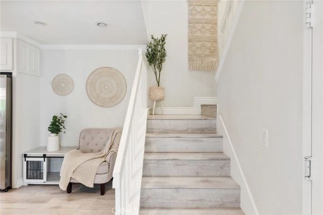 8 Clover Hill Lane 120, Laguna Hills, CA 92653