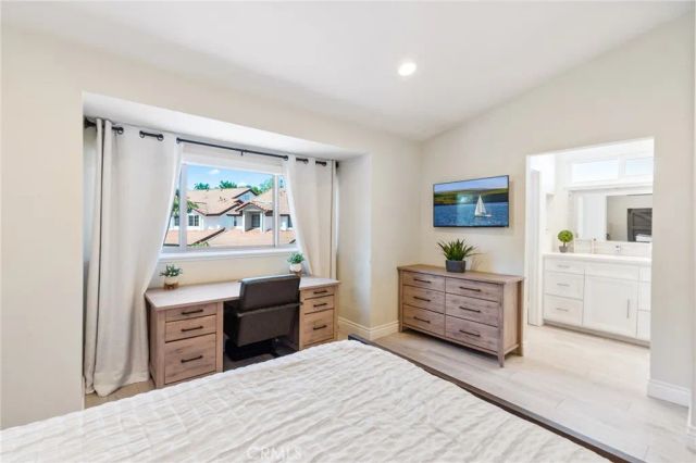8 Clover Hill Lane 120, Laguna Hills, CA 92653