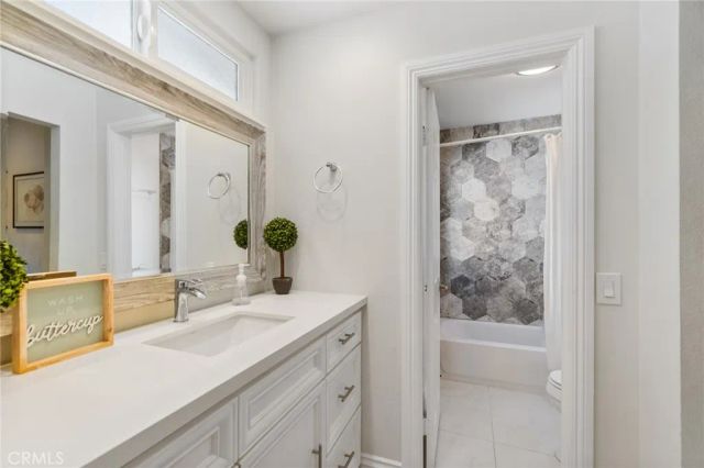 8 Clover Hill Lane 120, Laguna Hills, CA 92653