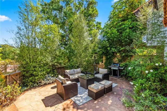 8 Clover Hill Lane 120, Laguna Hills, CA 92653