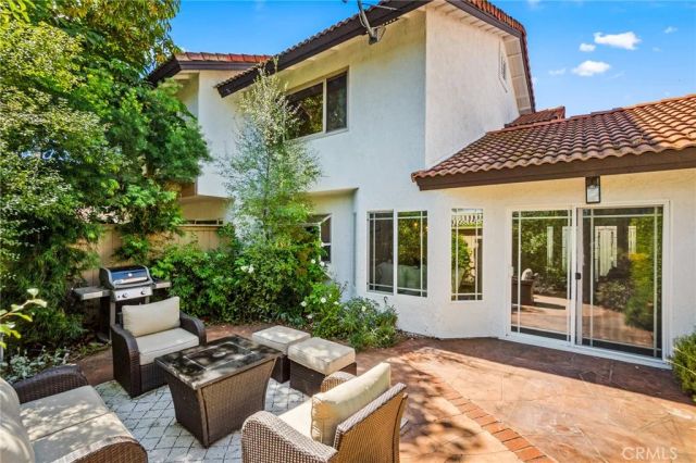 8 Clover Hill Lane 120, Laguna Hills, CA 92653