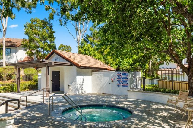 8 Clover Hill Lane 120, Laguna Hills, CA 92653
