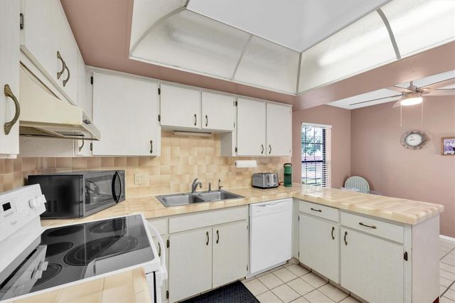 19029 US HIGHWAY 19 N 26-208, Clearwater, FL 33764