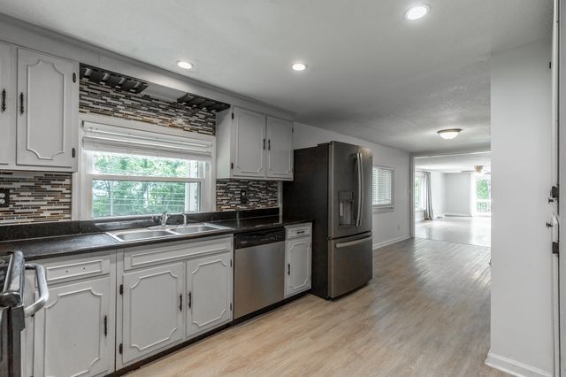 6582 Fairview Road, Hixson, TN 37343