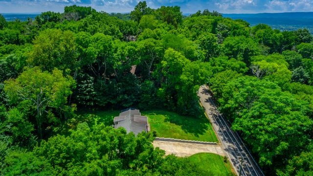6582 Fairview Road, Hixson, TN 37343