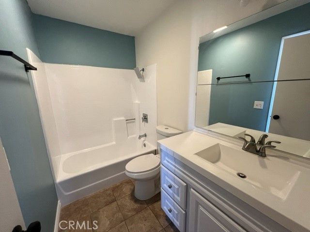 8338 Woodley Place 22, North Hills, CA 91343