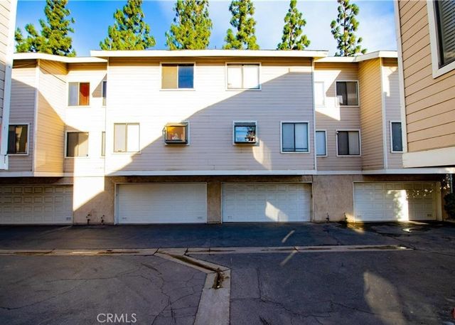 8338 Woodley Place 22, North Hills, CA 91343