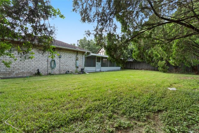 7019 Pyron Way, Houston, TX 77036