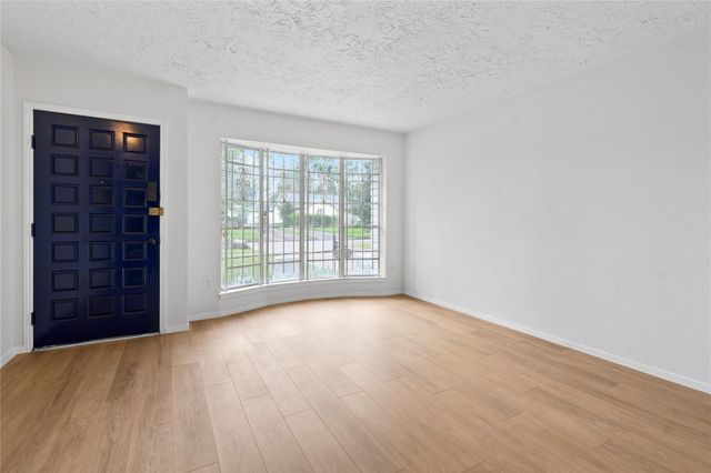 7019 Pyron Way, Houston, TX 77036