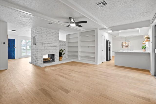 7019 Pyron Way, Houston, TX 77036