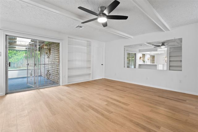 7019 Pyron Way, Houston, TX 77036