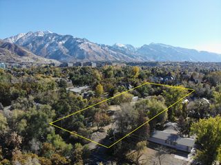 2496 E 6200 S, Holladay, UT 84121