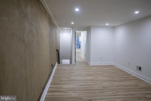 55 W SEYMOUR ST, Philadelphia, PA 19144
