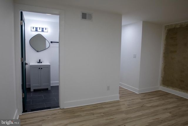 55 W SEYMOUR ST, Philadelphia, PA 19144
