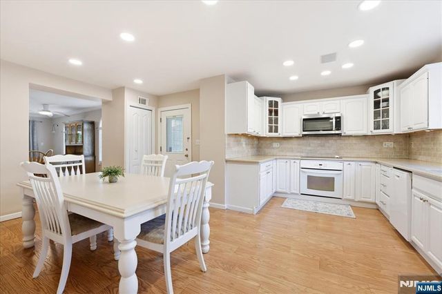 30 Lincoln Avenue, Wood Ridge, NJ 07075