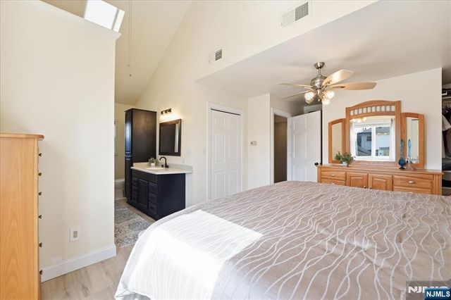 30 Lincoln Avenue, Wood Ridge, NJ 07075