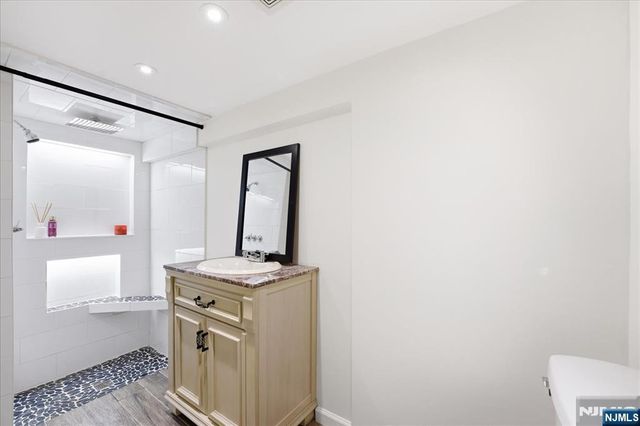 30 Lincoln Avenue, Wood Ridge, NJ 07075