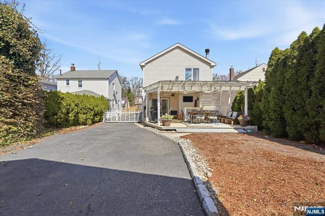30 Lincoln Avenue, Wood Ridge, NJ 07075