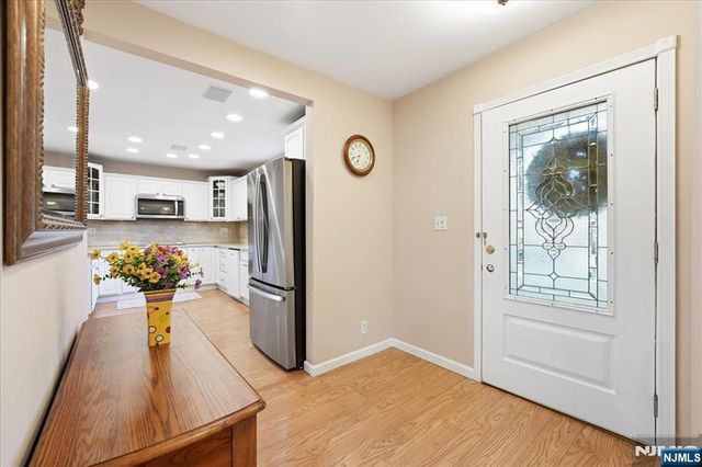 30 Lincoln Avenue, Wood Ridge, NJ 07075