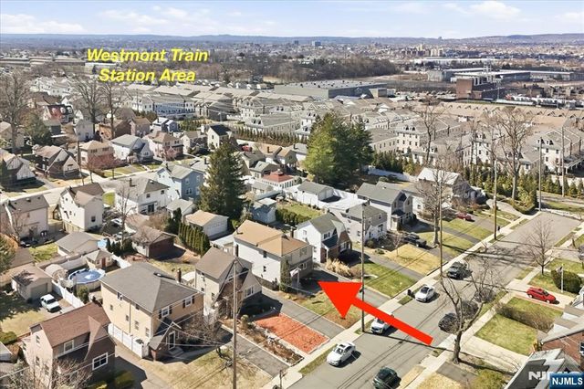 30 Lincoln Avenue, Wood Ridge, NJ 07075