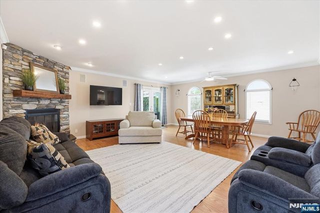 30 Lincoln Avenue, Wood Ridge, NJ 07075